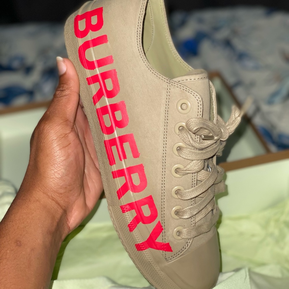 Never worn, not my style